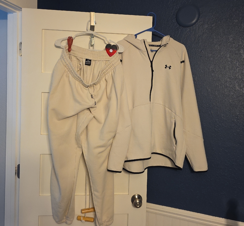 UNDER ARMOR White Zip Hoodie And Drawstring Pants  with Black Trim